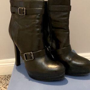 Black booties Vera Wang